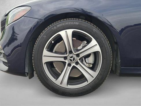 Used 2019 Mercedes-Benz E 300 image 9