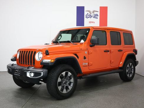 Used 2020 Jeep Wrangler Unlimited Sahara w/ LED Lighting Group AWD/4WD image 8