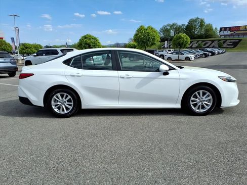 Certified 2025 Toyota Camry LE FWD image 3
