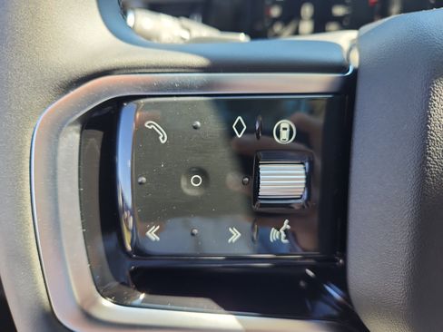 Certified 2025 Land Rover Discovery Sport S image 19