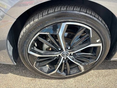 Used 2024 Nissan Altima 2.5 SR FWD image 7