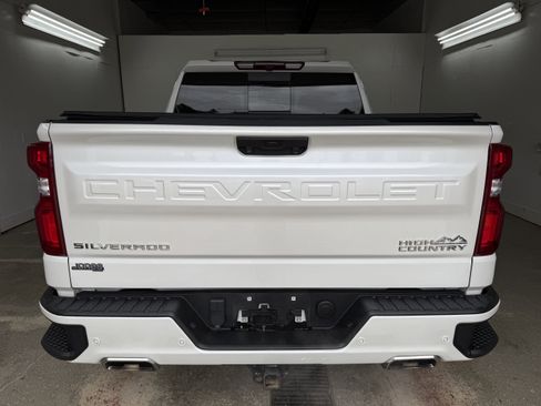 Used 2022 Chevrolet Silverado 1500 High Country w/ High Country Premium Package image 5
