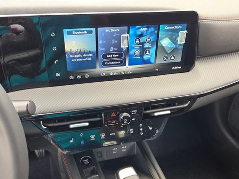 New 2026 Nissan Kicks SR w/ SR Premium Package FWD image 17
