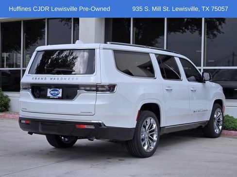 Used 2023 Jeep Grand Wagoneer L Series II w/ Premium Group II AWD/4WD image 8