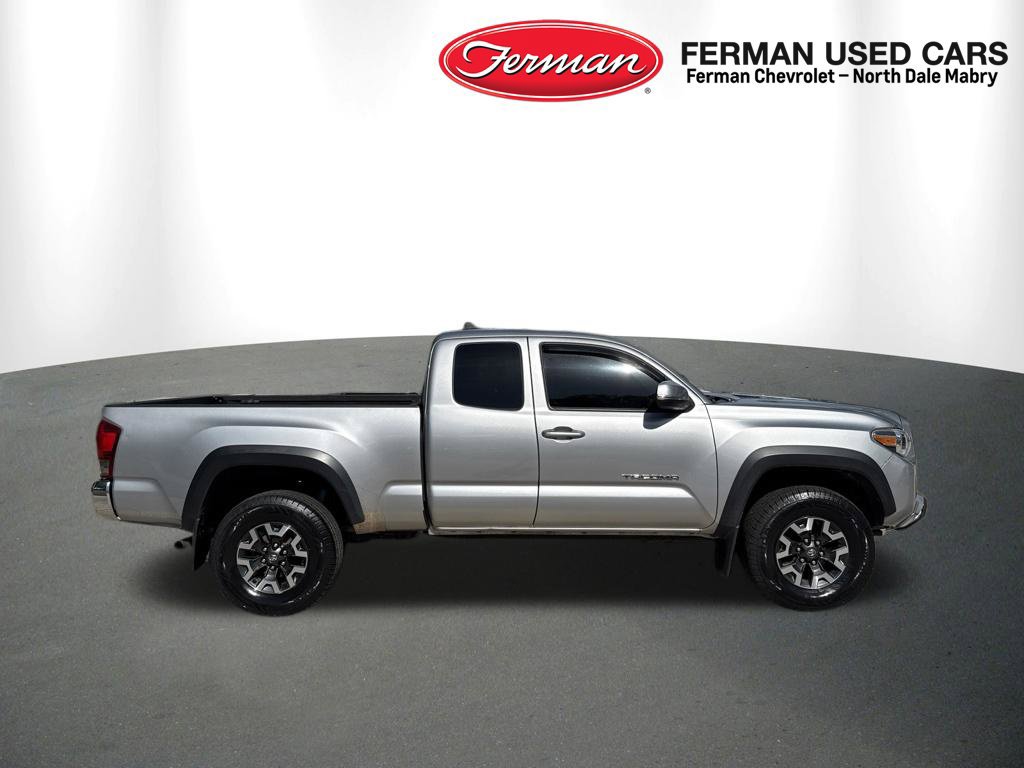 Used 2017 Toyota Tacoma TRD Off-Road w/ Tow Package AWD/4WD image 2