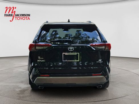 Used 2022 Toyota RAV4 SE AWD/4WD image 6