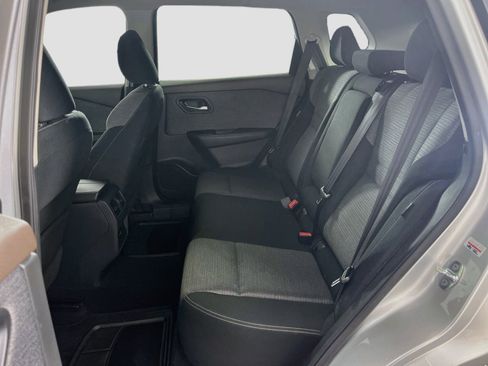 Used 2022 Nissan Rogue SV AWD/4WD image 28
