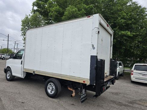 Used 2016 Chevrolet Express 3500 RWD image 5