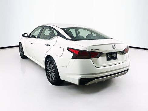 Used 2025 Nissan Altima 2.5 SV FWD image 5