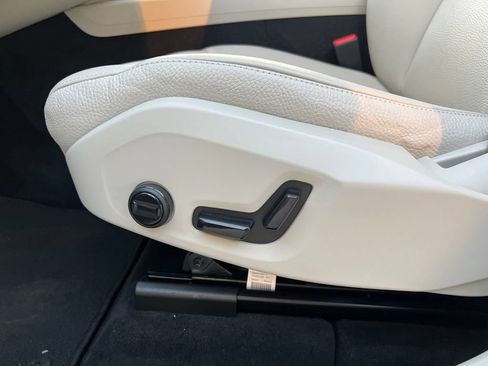 Certified 2024 Volvo XC60 B5 Plus AWD/4WD image 13