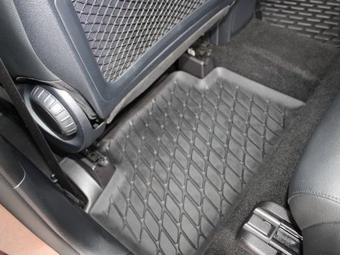 Used 2022 Mercedes-Benz GLB 250 4MATIC image 46