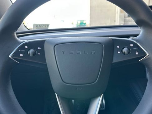 Used 2024 Tesla Model 3 Performance image 28