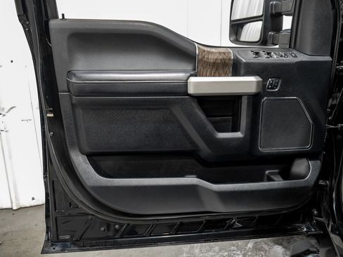 Used 2017 Ford F350 Lariat w/ Lariat Ultimate Package image 44