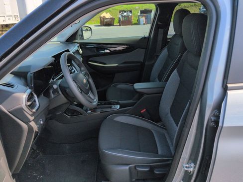 Certified 2026 Chevrolet TrailBlazer LT w/ Driver Confidence Package image 18