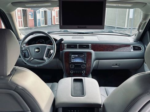 Used 2014 Chevrolet Tahoe LTZ image 17