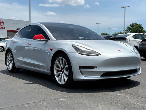 Used 2018 Tesla Model 3 Long Range RWD image 3