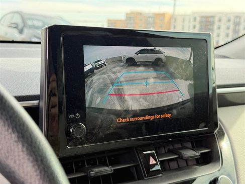 Used 2023 Toyota Corolla Cross L image 15