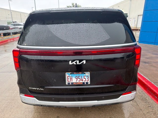 Used 2025 Kia Carnival FWD image 6