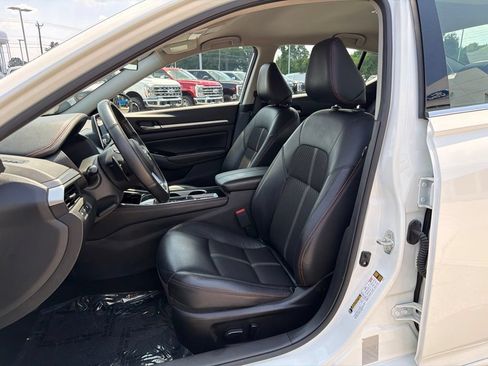 Used 2024 Nissan Altima 2.5 SR AWD/4WD image 10