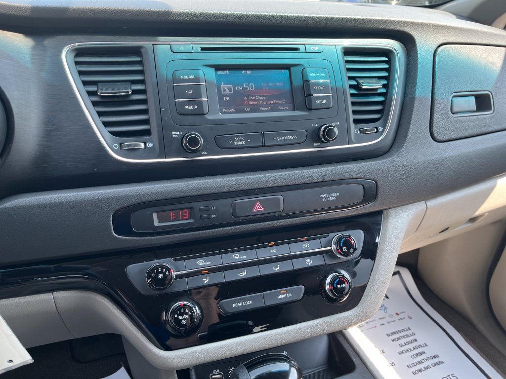 Used 2016 Kia Sedona LX w/ LX Convenience Package FWD image 17