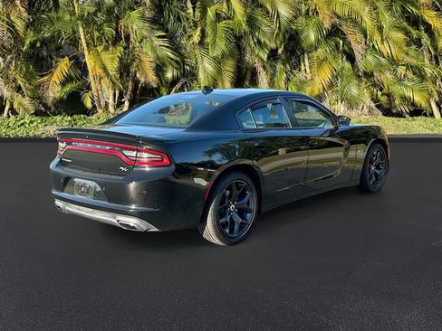 Used 2018 Dodge Charger R/T w/ Plus Group image 5