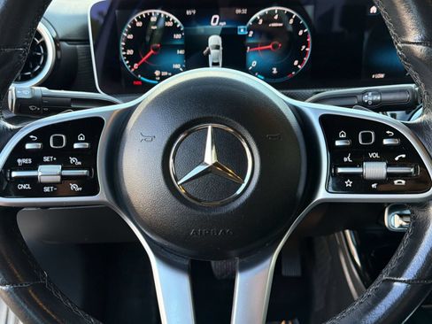 Used 2019 Mercedes-Benz A 220 image 11