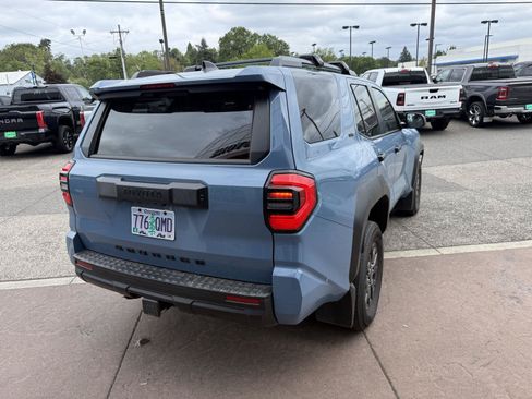 Used 2025 Toyota 4Runner SR5 AWD/4WD image 6