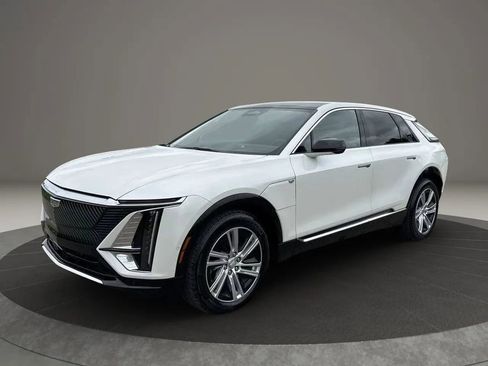Used 2024 Cadillac Lyriq Tech w/ Driver Assist Package AWD/4WD image 1