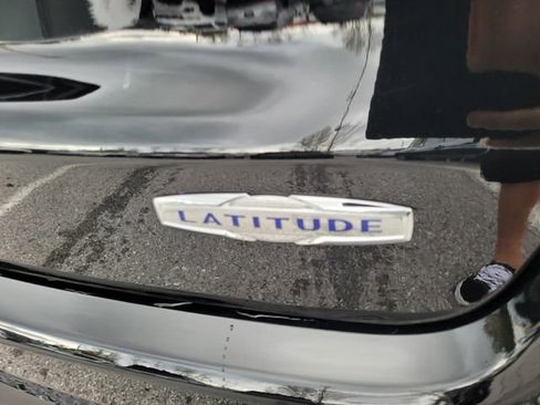 New 2026 Jeep Compass Latitude image 13