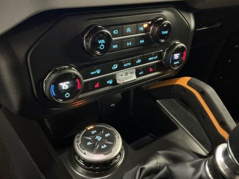 Used 2023 Ford Bronco Badlands image 22