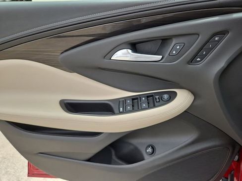 Used 2019 Buick Envision Essence image 13