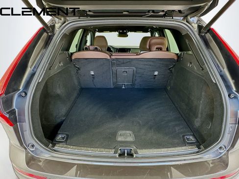 Used 2023 Volvo XC60 B5 Plus image 9