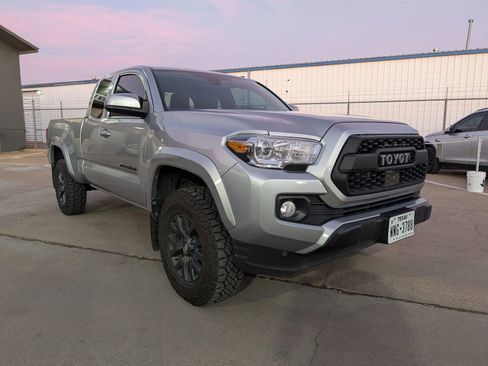 Used 2022 Toyota Tacoma SR5 image 4