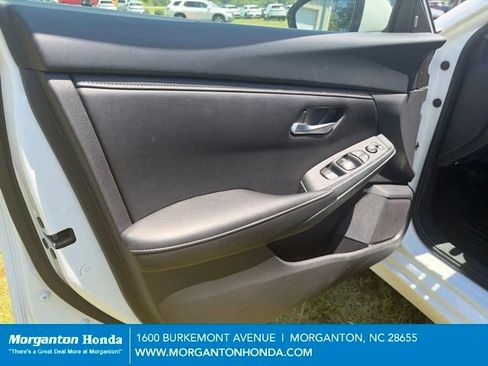 Used 2024 Nissan Sentra SV FWD image 13