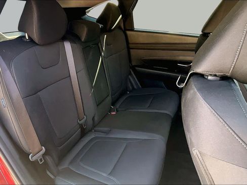 Used 2025 Hyundai Tucson SE FWD image 19