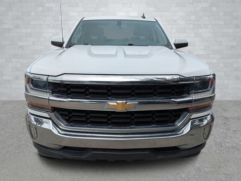 Used 2018 Chevrolet Silverado 1500 LT w/ All Star Edition image 3