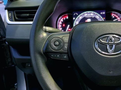 Used 2024 Toyota RAV4 XLE FWD image 23