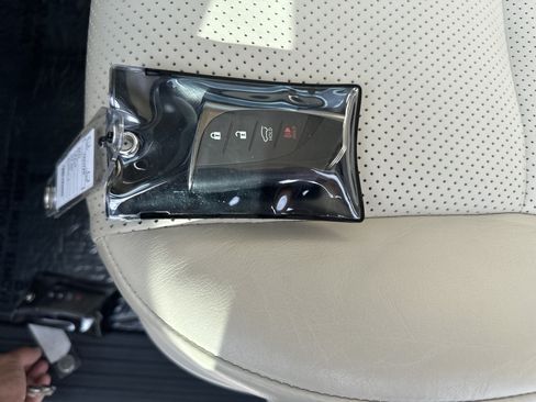 Used 2023 Lexus GX 460 Luxury w/ Sport Design Package AWD/4WD image 37