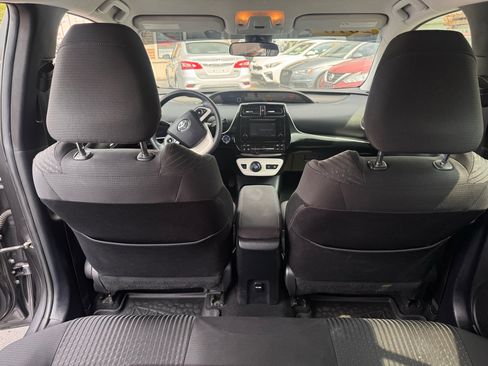 Used 2018 Toyota Prius Two image 10