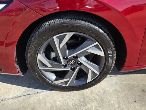Used 2025 Hyundai Elantra Sport image 10
