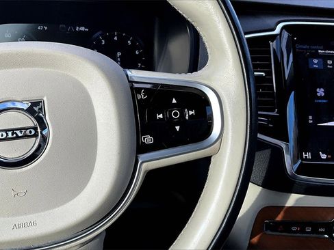 Used 2021 Volvo XC90 T6 Momentum w/ Protection Package Premier image 17