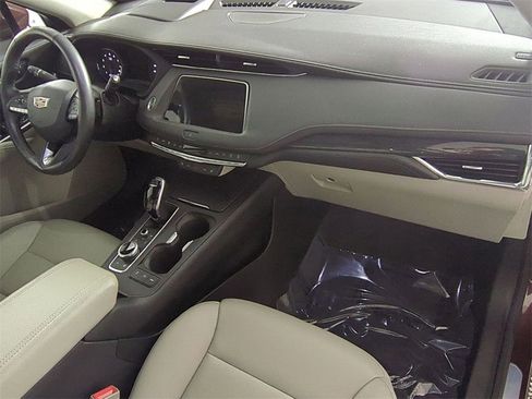 Used 2023 Cadillac XT4 Premium Luxury w/ Technology Package image 28