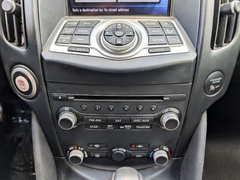 Used 2018 Nissan 370Z Touring RWD image 27