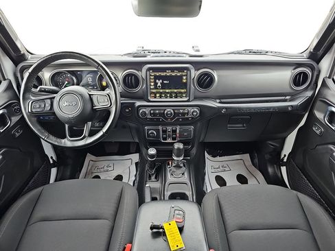 Used 2023 Jeep Wrangler Unlimited w/ Cold Weather Group AWD/4WD image 13