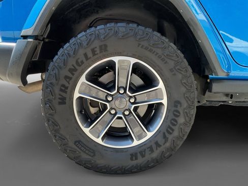 Used 2023 Jeep Wrangler Unlimited Sahara AWD/4WD image 10
