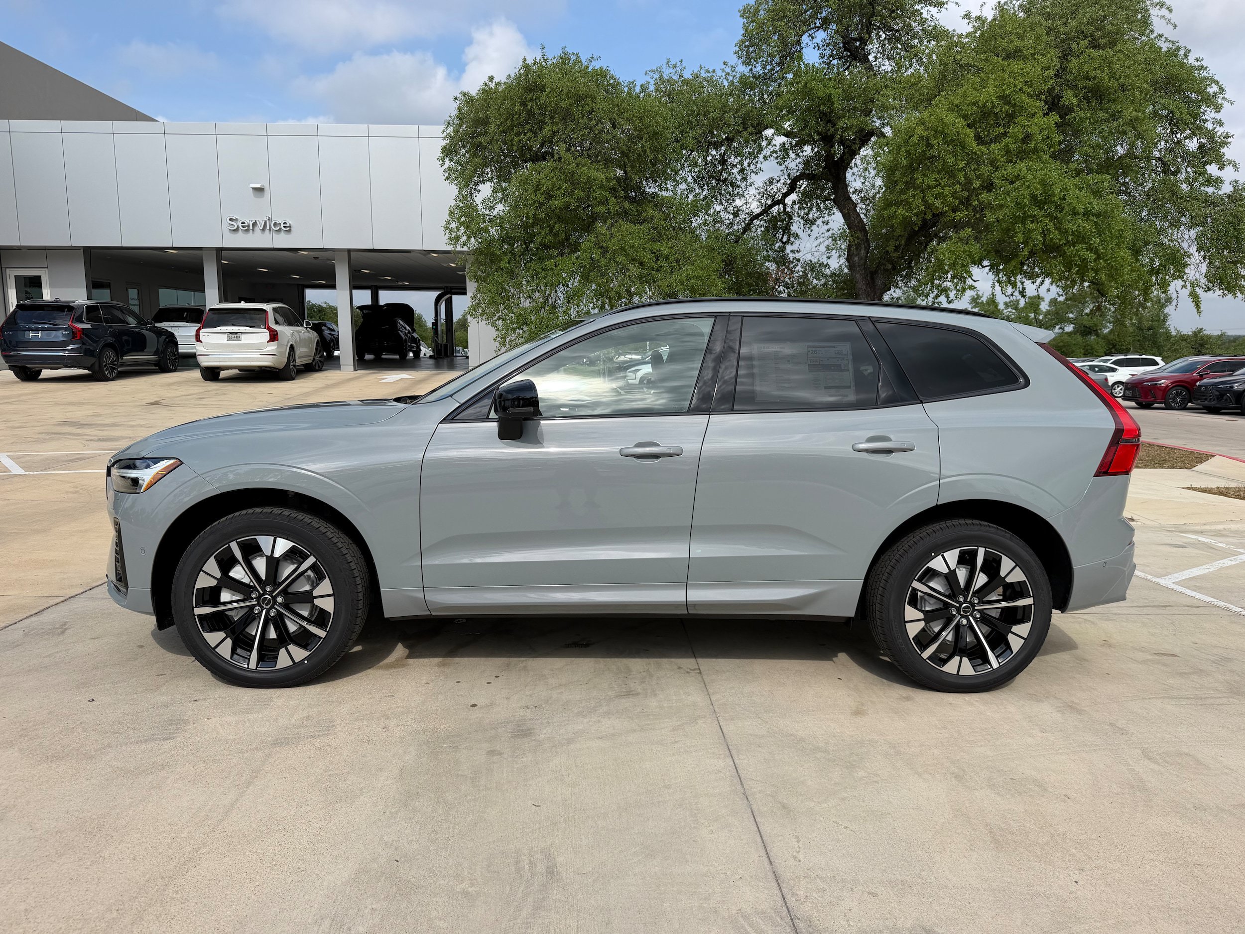 New 2026 Volvo XC60 B5 Plus w/ Protection Package Premier AWD/4WD image 3