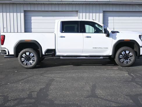 New 2026 GMC Sierra 3500 Denali image 3