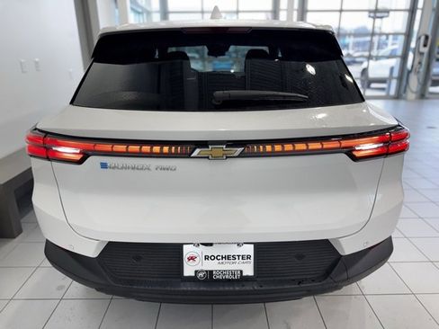 New 2026 Chevrolet Equinox EV LT image 35