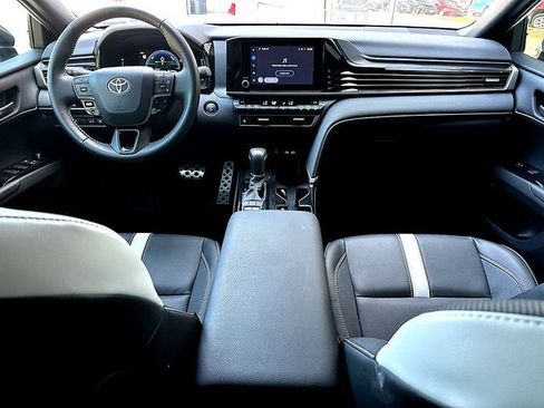 Used 2025 Toyota Camry SE w/ Convenience Package FWD image 28