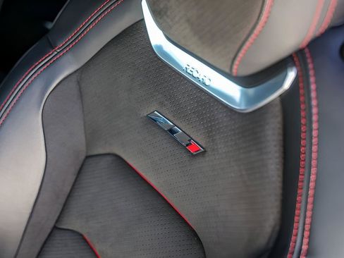 Used 2021 Chevrolet Camaro ZL1 image 9